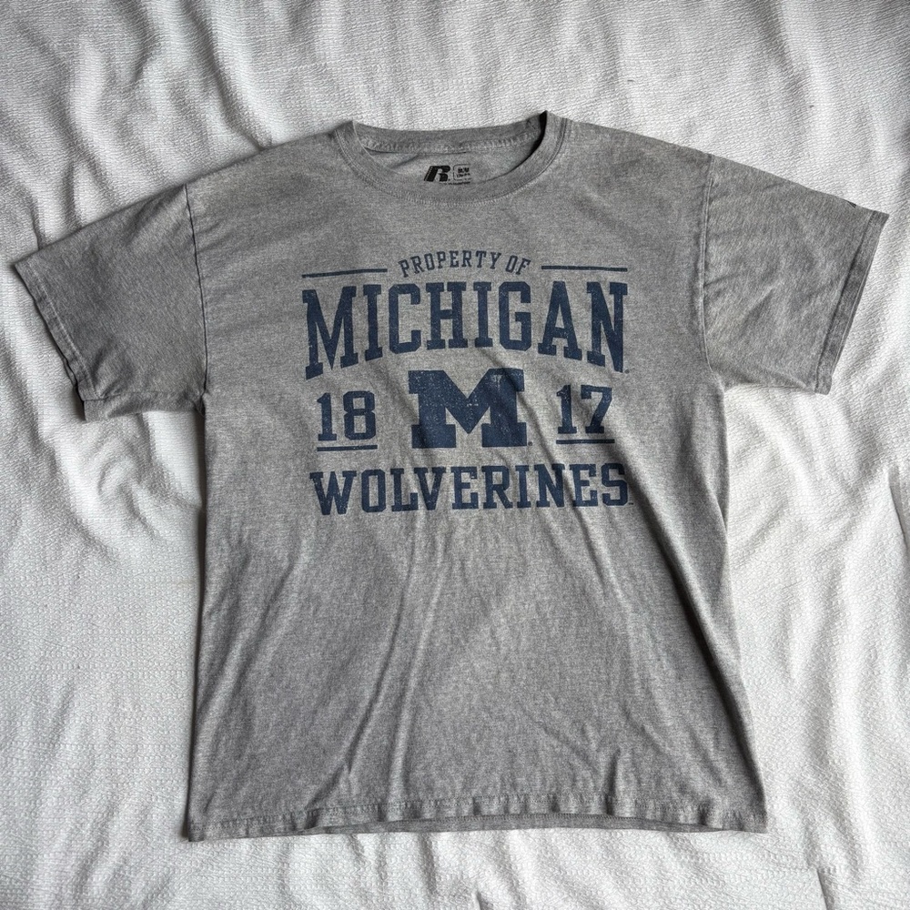 Michigan Wolverines Gray Short Sleeve T-Shirt  Size Medium by Russell Athletic